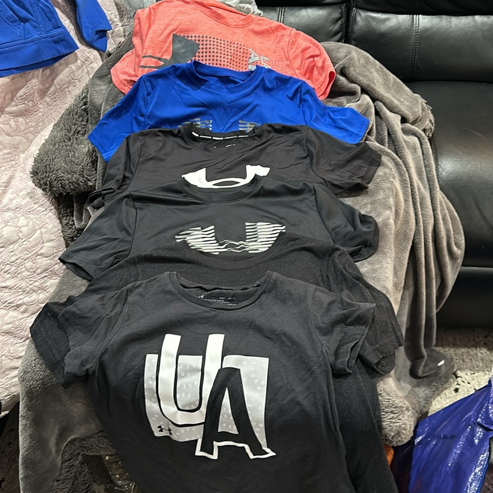 SIX Youth Boys (M) Nike & Under Armour T-Shirts